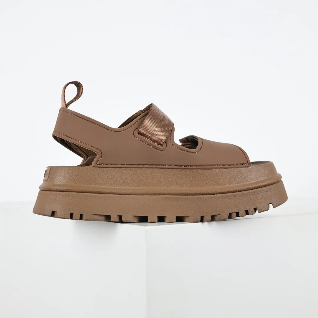Copy price 💰560 Core recommendation Good price UGG Velcro slippers sandals summer versatile slippers soft sole non-slip beach thick sole casual elegant sandals The style of UGG sandals is really nice. It is suitable for all ages. The soles are made of super lightweight EVA foam. The classic material of U family can be said to be "light" to let you enjoy a different naked feeling. It is one of the most worth buying sandals in history. I guarantee you will not regret the series. Original OEM production Y products are available now. Size: 35 36 37 38 39 40